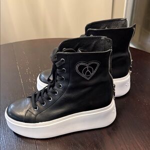 Elegant Black High-Top Sneakers with Heart Detail